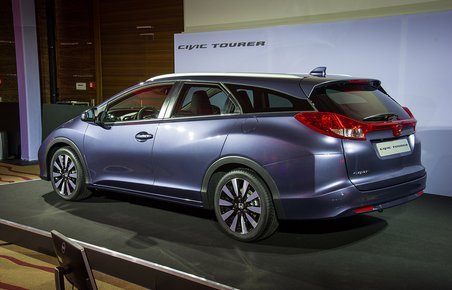 Honda Civic Tourer er en stationcar, der er bygget over den almindelige femdørs udgave af Honda Civic