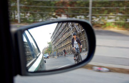 En ny undersøgelse fra FDM viser, at trafikkulturen kan trænge til et løft, uanset om man kører i bil eller på cykel.