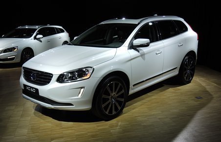 Volvo XC60 er den mest solgte Volvo-model - særligt i USA og Kina. Den nye front giver bilen mere personvognskarakter.
