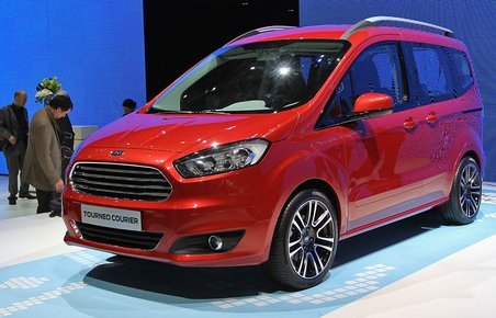 Ford Tourneo Courierhavde premiere på Genéve-udstillingen 2013.