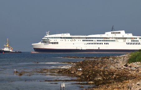 Det ene af de nu navnløse Gedser-Rostock-færger på plads på Fayard-værftet.