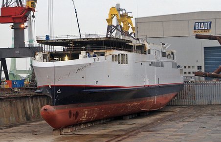 Skib 503, der en overgang hed Copenhagen, ligger i tørdok hos Fayard.