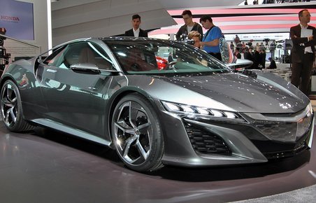 Honda viser nu for første gang supersportsvognen med Honda-emblem.