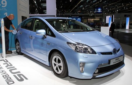 Toyota Prius er snart klar til salg som opladningshybrid.