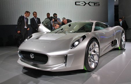 Jaguar C-X75 var en af de mest opsigtsvækkende nyheder på Paris-udstillingen.