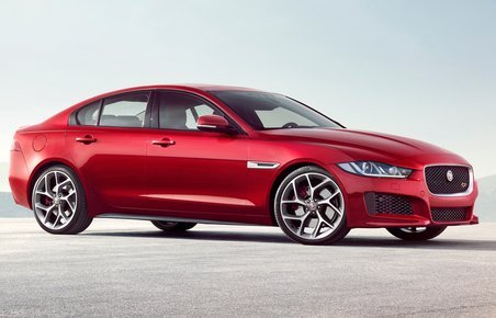 Jaguar XE.
