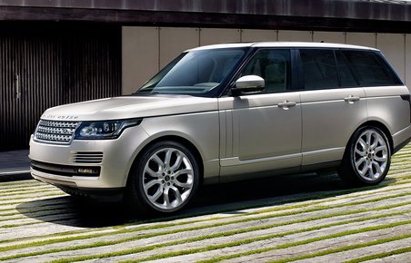 Topmodellen hos Land Rovers undermærke Range Rover hedder slet og ret Range Rover.