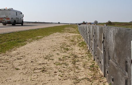 Der er opsat 17 km paddehegn langs Sønderborgmotorvejen.