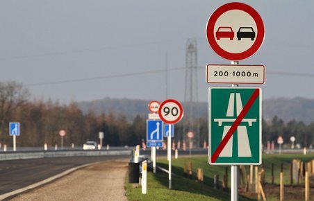 Rute 18, Midjyske Motorvej er nu udvidet fra tosporet motortrafikvej til firesporet motorvej.