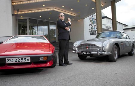 MotorClassic ser i det nye nummer på Bond-biler per excellence: Aston Martin DB5 og Lotus Esprit.