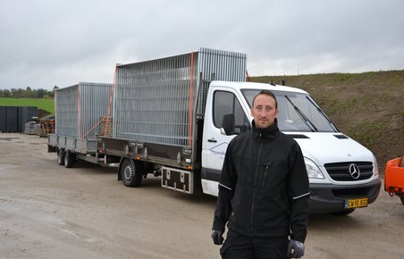 Michael Friis måtte vente seks uger på komme til køreprøve, så han kunne køre med trailer for sin arbejdsplads.