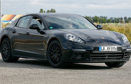 Porsche Panamera 2016.
