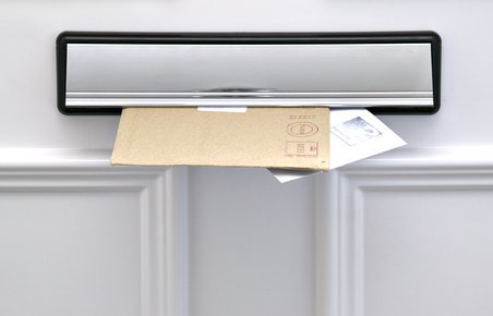 Rykker for ejer- og vægtafgift i posten.