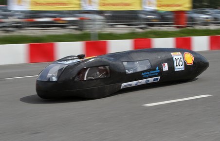 Aalborgs Universitets "Carbon Cobra" i fin stil på testbanen i Rotterdam.