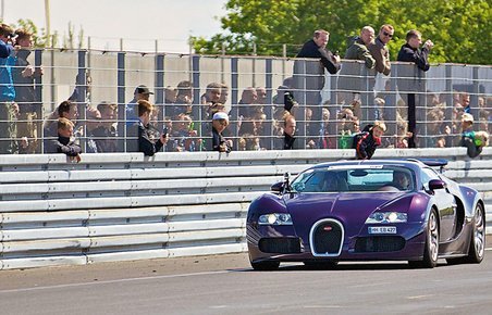 Denne Bugatti Veyron blev luftet ved Sportscar Event på FDM Jyllandsringen i juni og kan opleves på FDM Sjællandsringen 16. sept