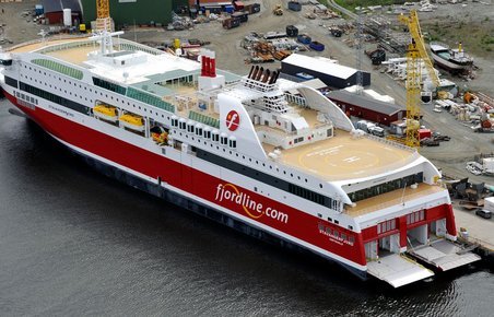 Den nye cruisefærge ”MS Stavangerfjord” giver flere afgange, meget mere plads og renere luft mellem Jylland og Norge.