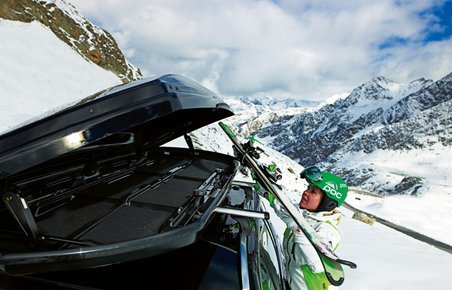 Til transport af skiudstyr er en tagboks et must.