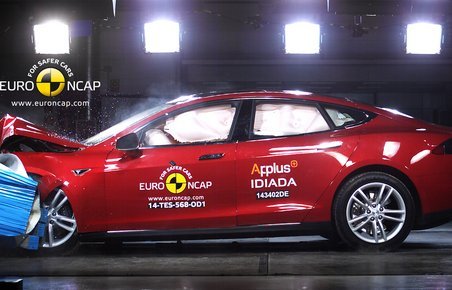 Luksus-elbilen Tesla Model S får de maksimale fem stjerner i årets næstsidste Euro NCAP-test