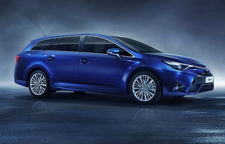 Den fornyede Toyota Avensis kommer til salg senere i 2015.