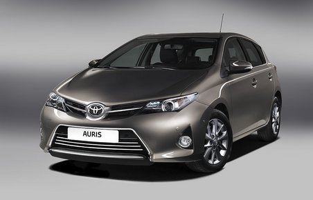 Den nye Toyota Auris kommer til Danmark til januar i denne femdørs udgave.