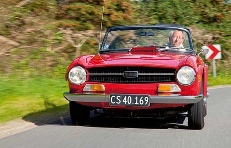 Triumph huskes i dag mest for de klassiske TR-sportsvogne fra 50erne, 60erne og 70erne – som denne TR6 PI fra 1970.