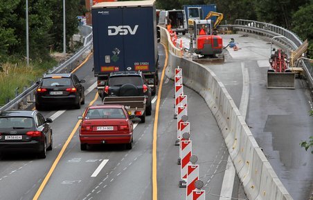 Der er udsigt til mange reparationsarbejder på de danske veje frem til i hvert 2017.