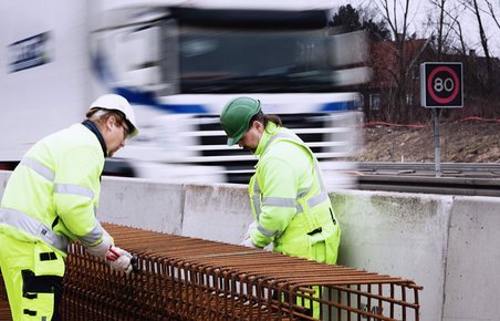 Vejdirektoratet vil med ny kampagne have bilisterne til at lette speederfoden ved vejarbejde