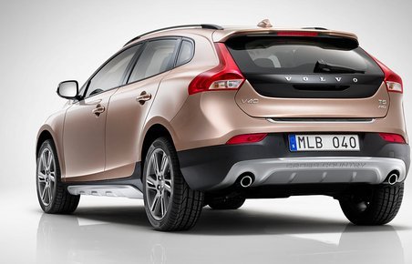 Volvo V40 Cross Country er løftet fire cm i undervognen i forhold til V40.
