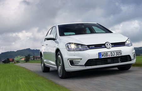 VW Golf GTE.
