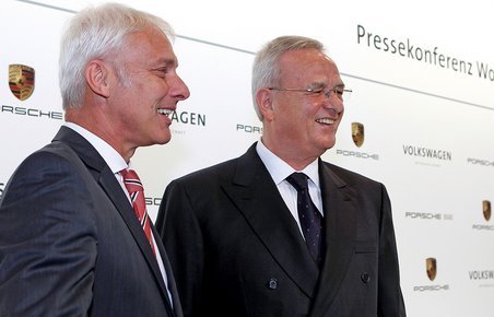 Matthias Müller, medlem af bestyrelsen i Porsche Automobil Holding SE, og Martin Winterkorn, Volkswagens koncernchef.