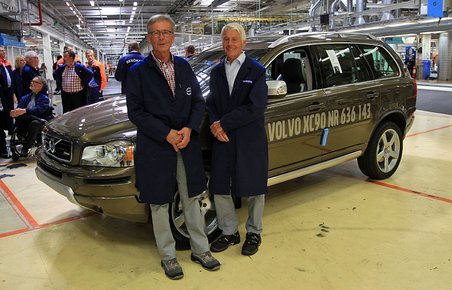 Den sidste Volvo XC90 - med projektleder Hans Wikman og tidligere adm. dir. Hans-Olof Olsson.